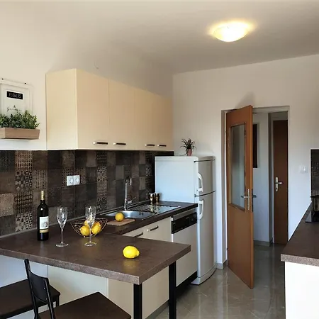 Fuer 6 Personen By Interhome