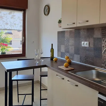 Apartament Fuer 6 Personen By Interhome Crikvenica